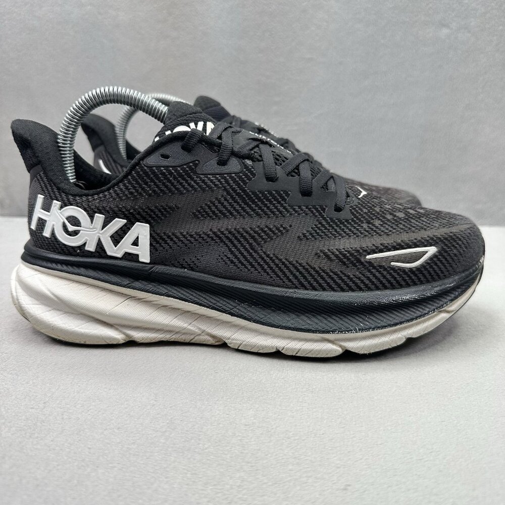 Womens Size 8 (B) Hoka One One Clifton 9 Shoes Black / White Running Sneakers